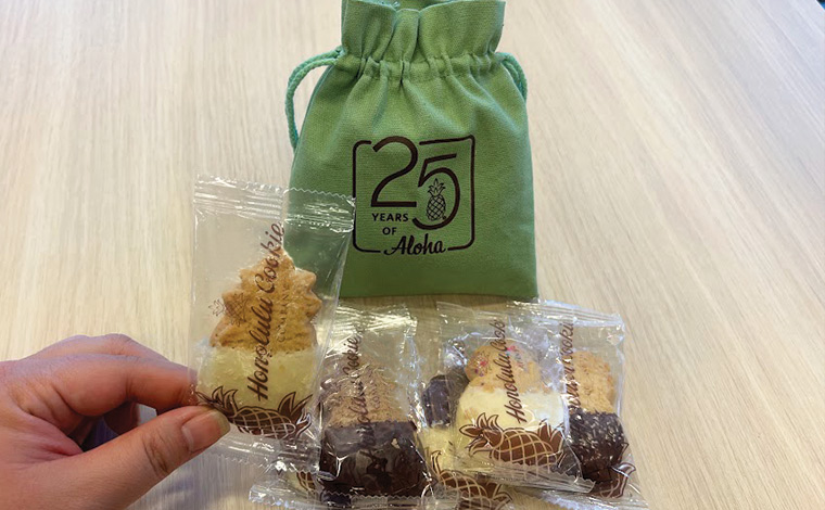Honolulu Cookie Company　25th Anniversary Mini Bag　6.95ドル