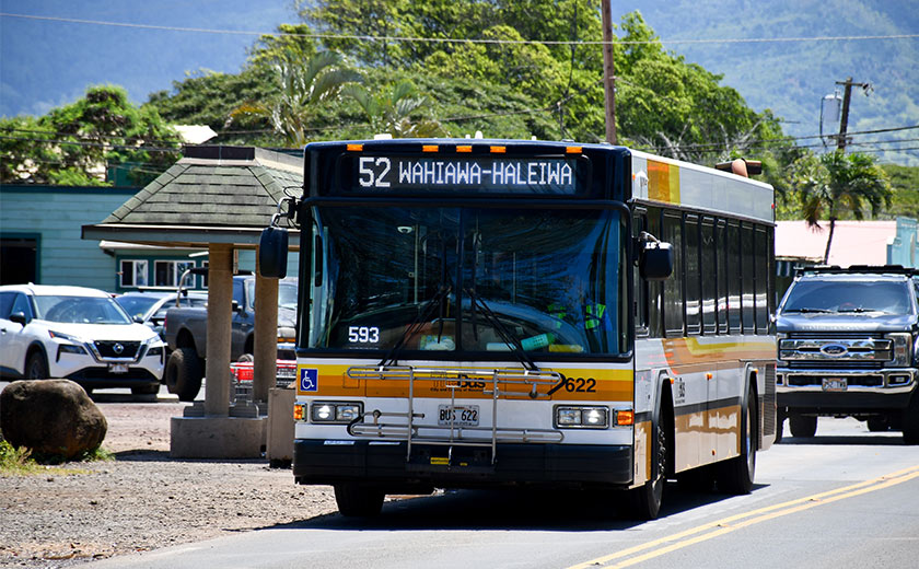ハワイ・オアフ島の移動手段「ザ・バス」攻略ガイド2024年版