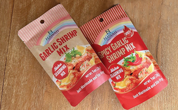 左Hawaii Selection　Garlic Shrimp Mix　右　Hawaii Selection　Spicy Garlic Shrimp Mix