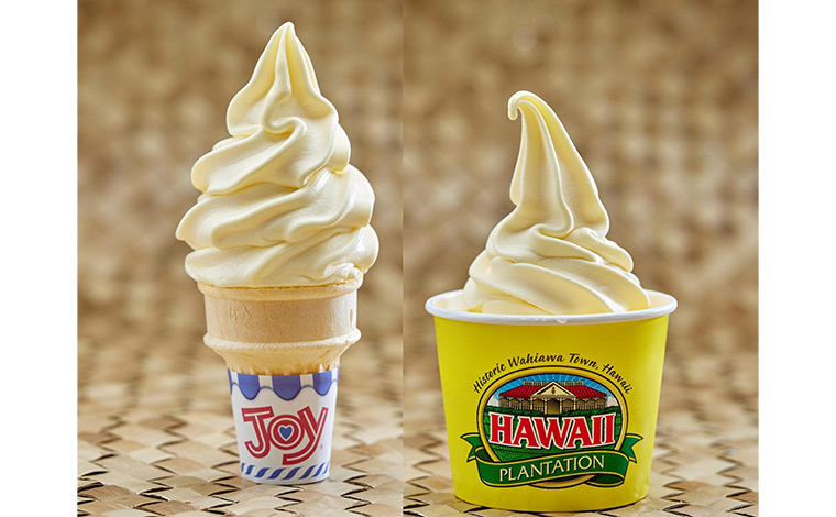 左）ドールホイップソフトサーブ　レギュラーコーン $7.5、<br />
右）ドールホイップソフトサーブ レギュラーカップ7.5ドル<br />
写真提供：ドールプランテーション