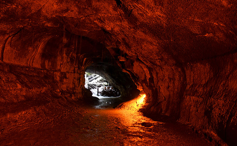 溶岩トンネル「サーストン・ラバチューブ」