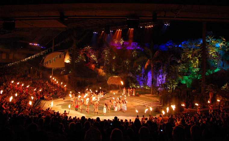 ナイトショー「HĀ：Breath of Life」<br />
写真提供：ポリネシア・カルチャー・センター