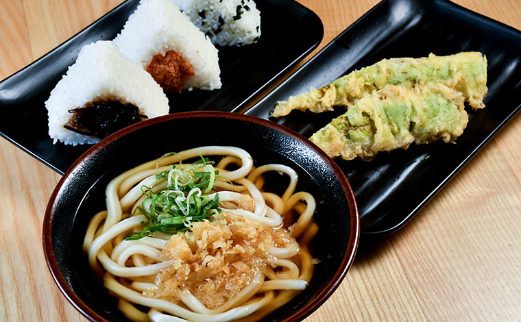 かけうどん  5.95ドル～