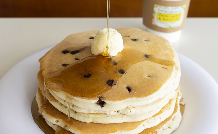 チョコレートチップのパンケーキ　ショートサイズ11.95ドル、フルサイズ13.95ドル